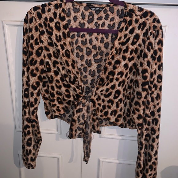 Shein from tie top - Picture 2 of 3